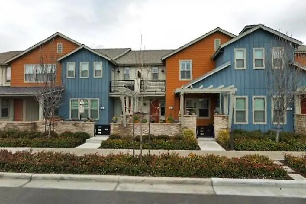 Townhouse for rent at 534 Sandalwood Drive, Livermore, CA featuring 3 beds and 3 baths