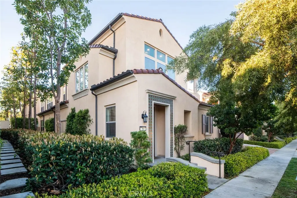 Condominium for rent at 84 Nature, Irvine, CA featuring 2 beds and 2 baths