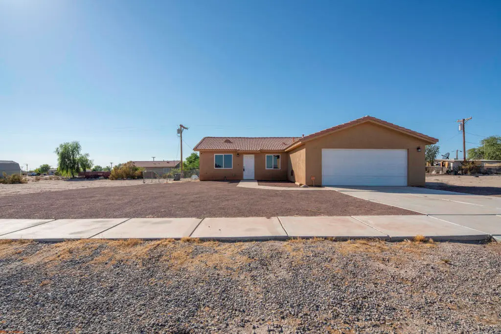 1289 Avalon Avenue, Thermal, CA — listing photo 1