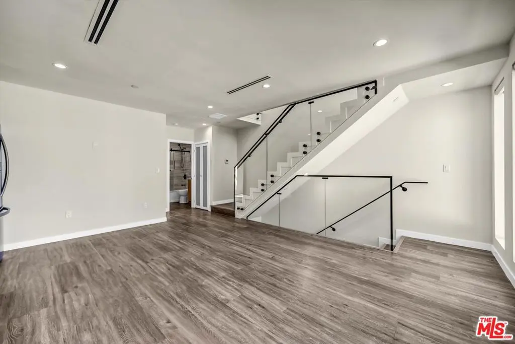 1963 N Beachwood Drive 1/2, Los Angeles, CA — listing photo 1