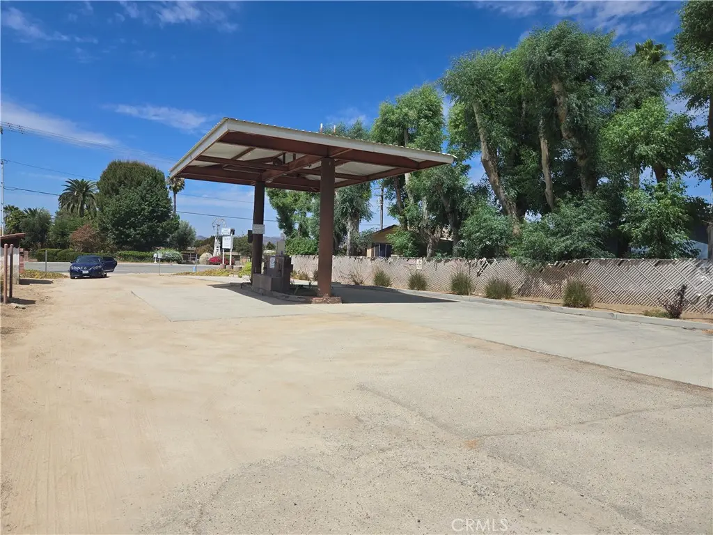 1690 S STATE, Hemet, CA — listing photo 1