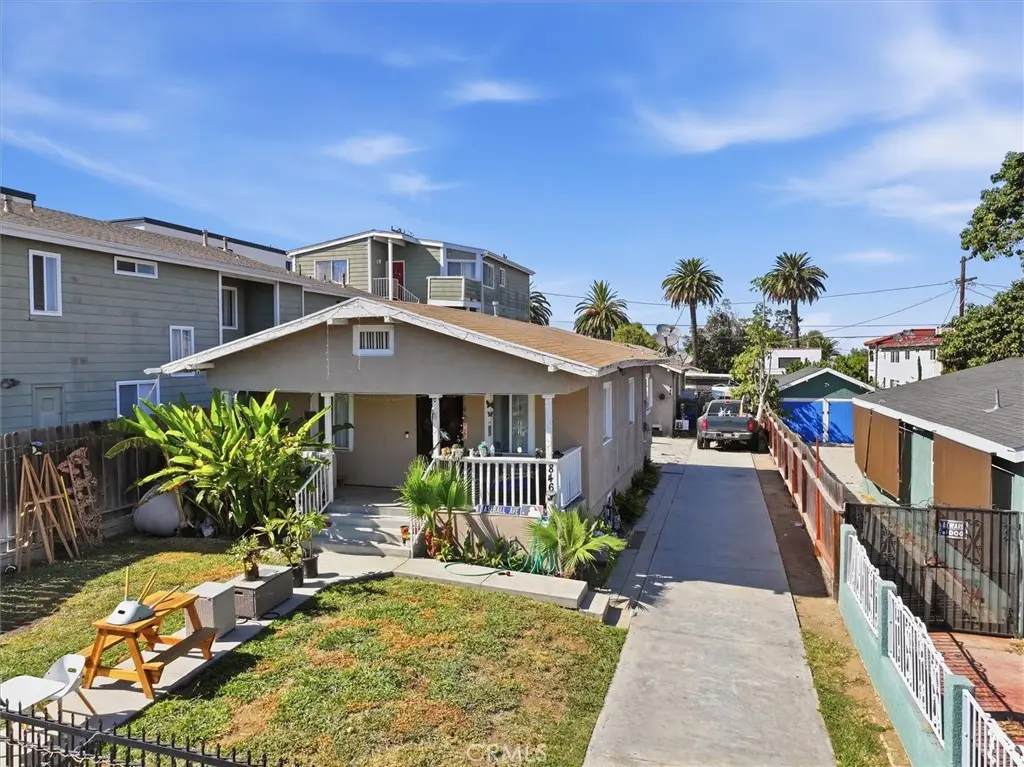 Duplex for sale at 846 W Santa Cruz, Los Angeles, CA