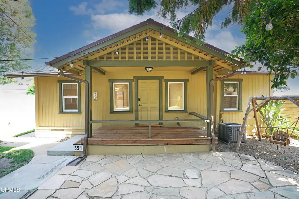 Residential Lease for rent at 554 N Michigan Avenue, Pasadena, Los Angeles County, CA featuring 2 beds and 1 bath