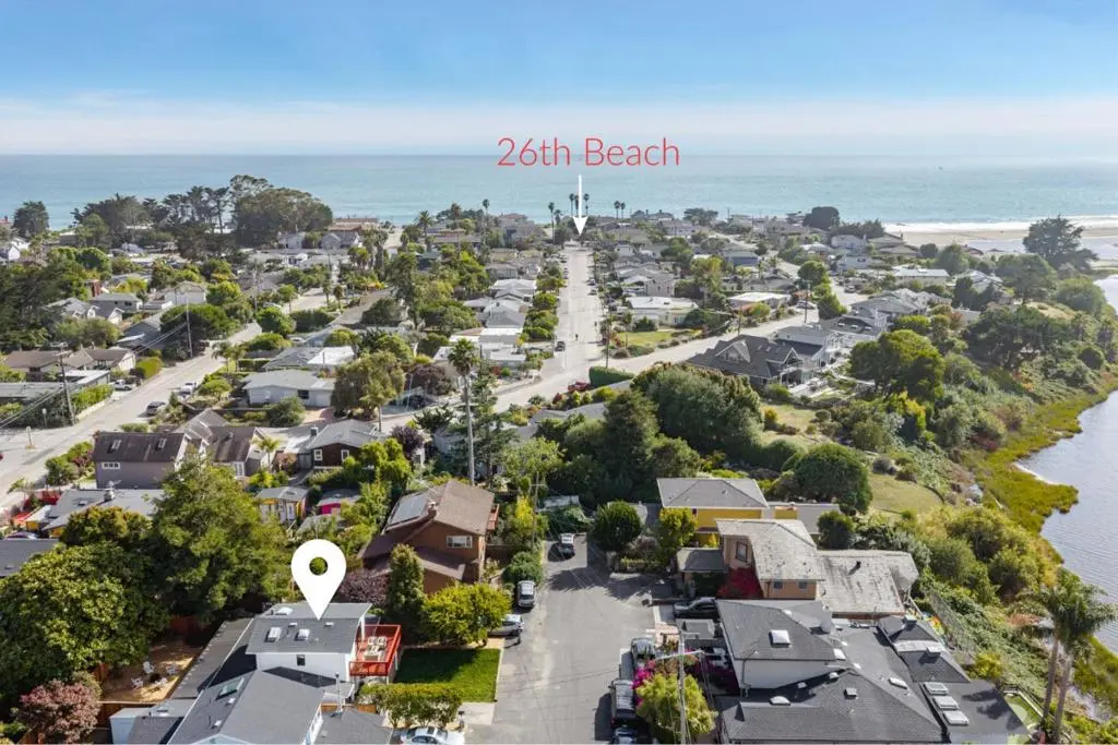 Single Family Residence for sale at 462 Hampstead Way, Santa Cruz, CA featuring 3 beds and 2 baths