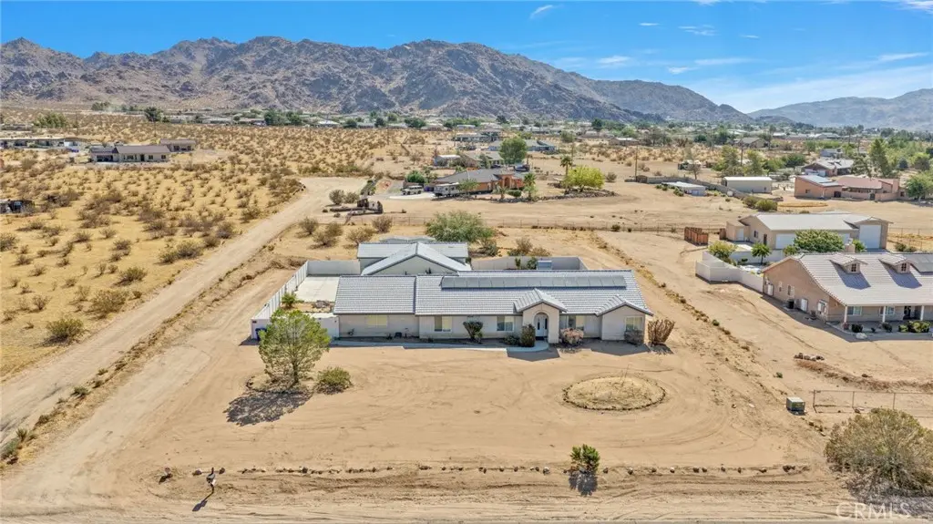 17389 Central Road, Apple Valley, CA — listing photo 1