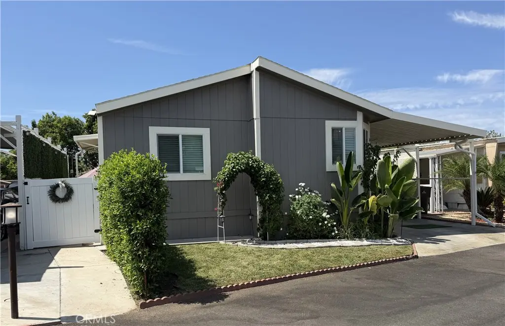 Manufactured In Park for sale at 3701 Fillmore 10, Riverside, CA featuring 3 beds and 2 baths