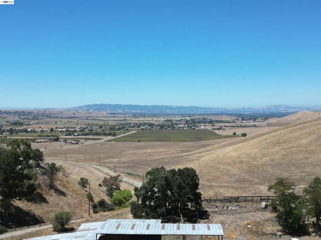 Single Family Residence for sale at 11251 Reuss Rd, Livermore, CA featuring 4 beds and 4 baths