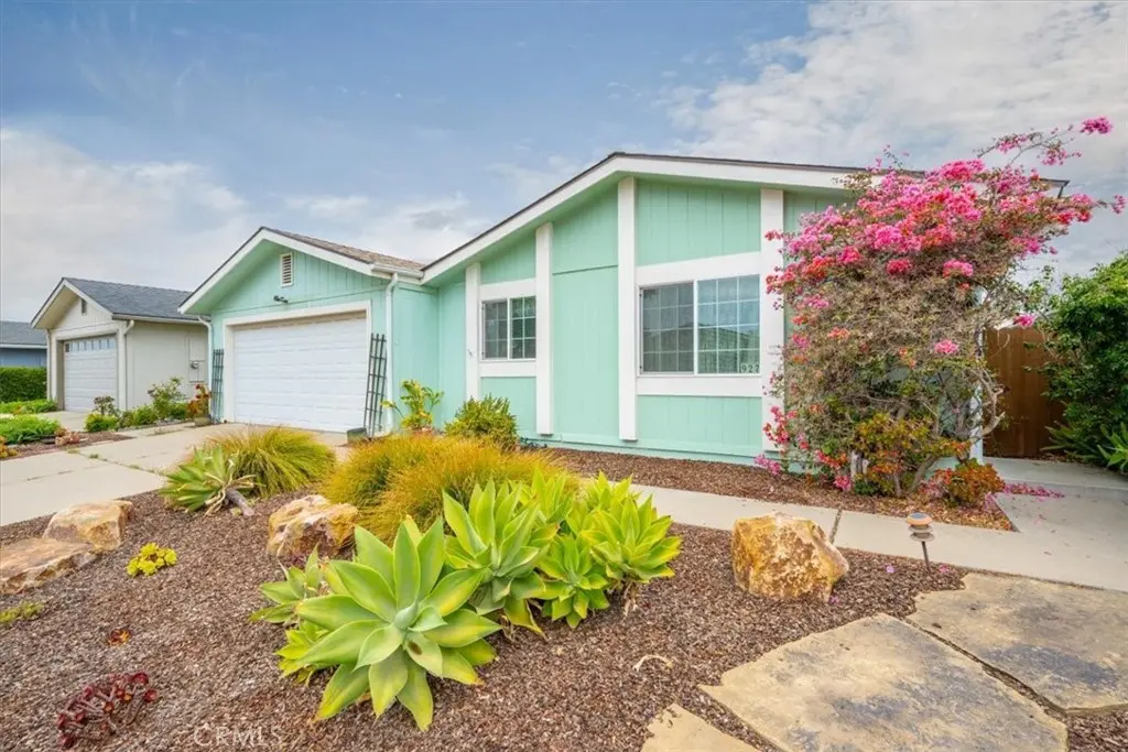 927 Vista Del Rio, Santa Maria, CA — listing photo 1