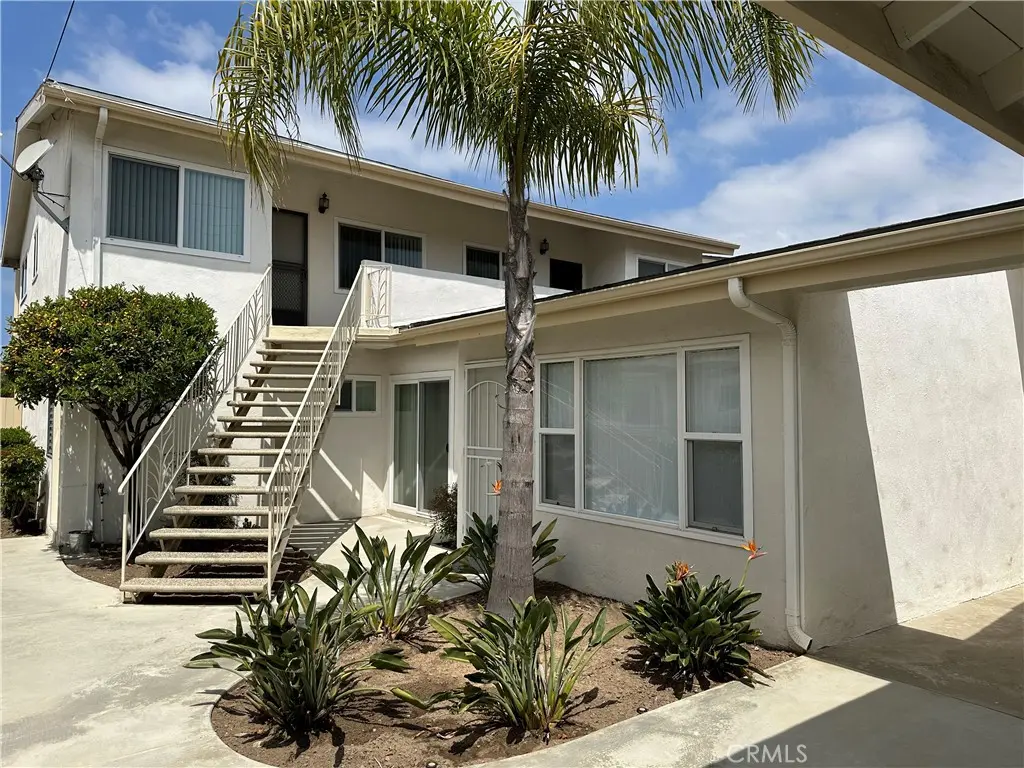 Residential Lease for rent at 21023 Donora Avenue B, Torrance, Los Angeles County, CA featuring 2 beds and 2 baths