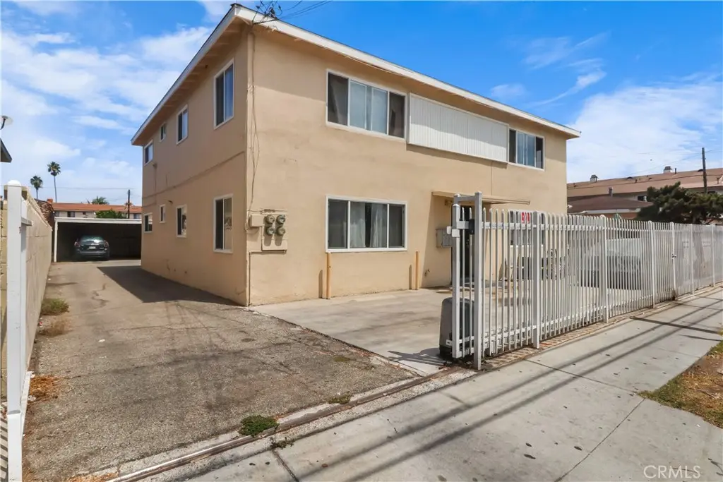 3245 Marine, Gardena, CA — listing photo 1