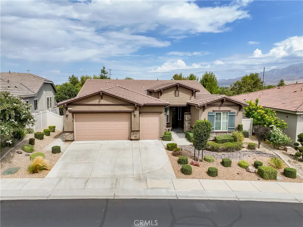 1564 Rio Grande, Beaumont, CA — listing photo 1