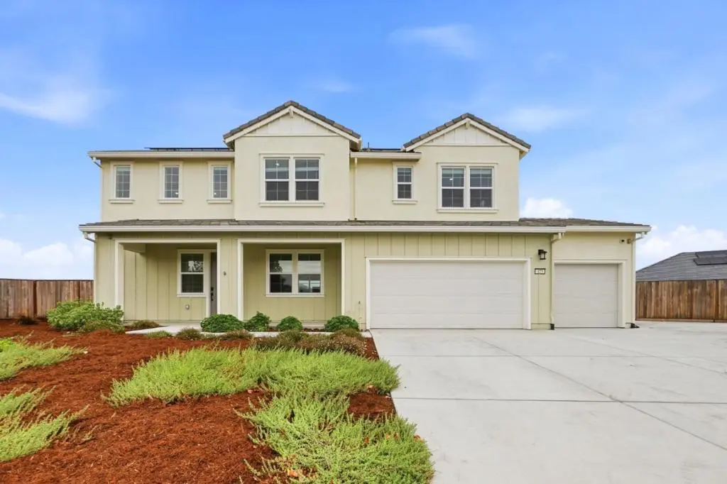 Single Family Residence for sale at 423 Brendan Court, Hollister, CA featuring 4 beds and 4 baths