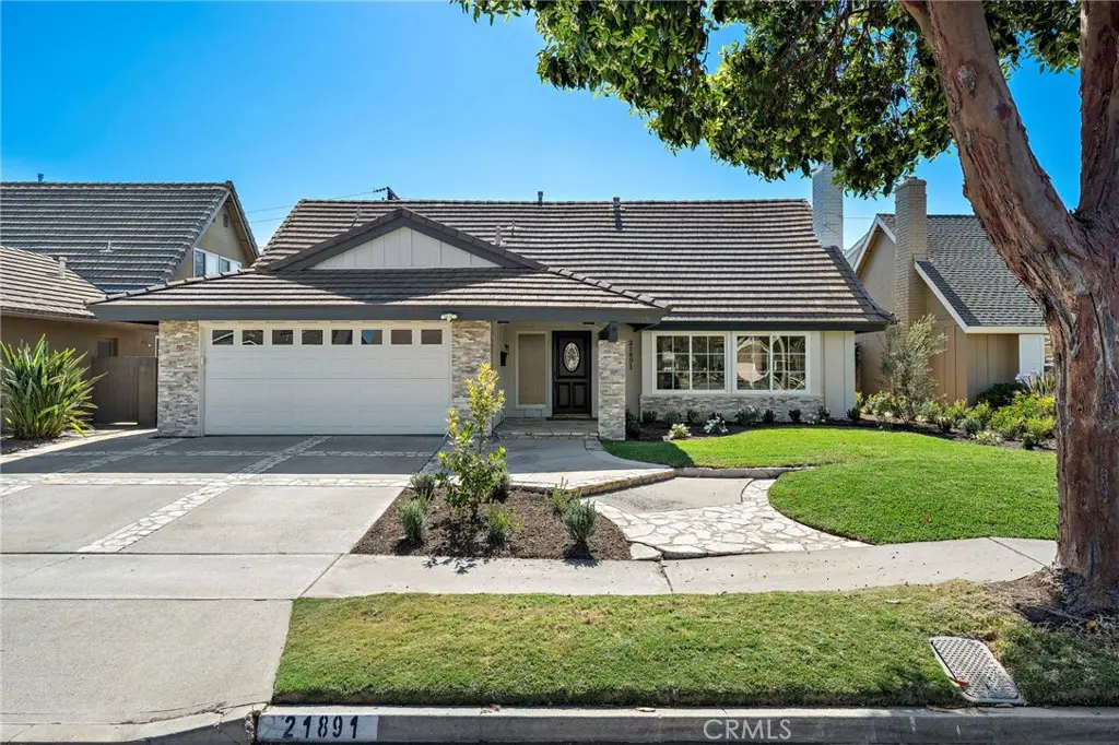 21891 Starfire, Huntington Beach, CA — listing photo 1