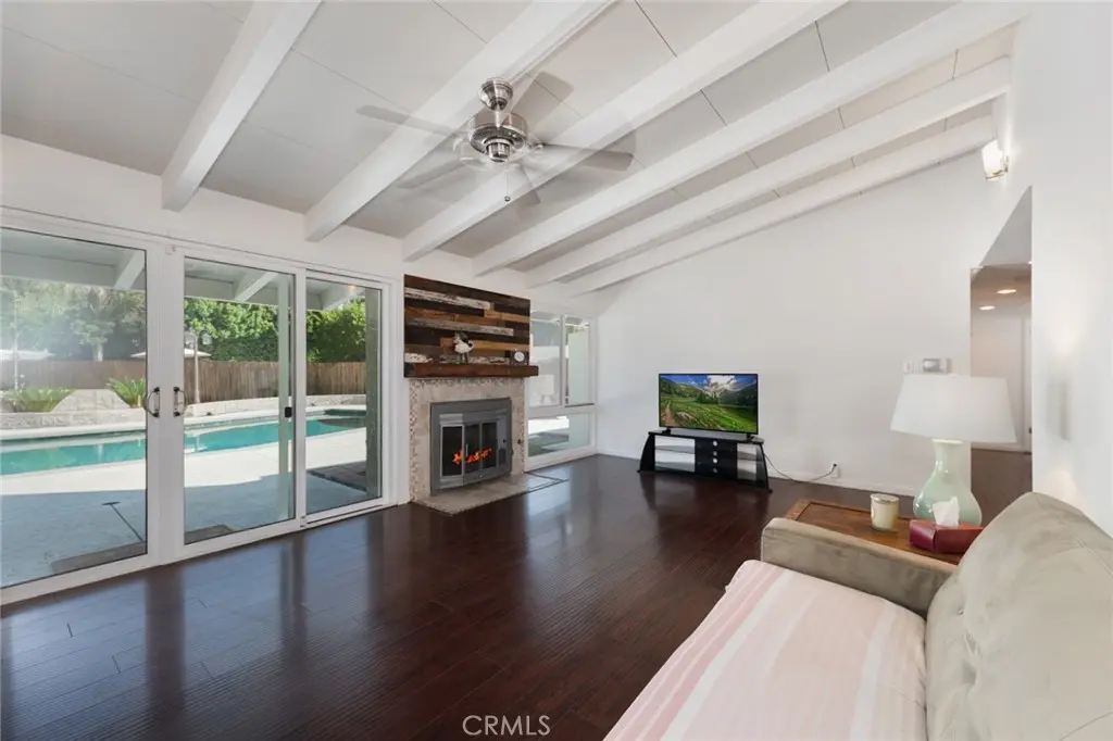 19843 Delano, Woodland Hills, CA — listing photo 1