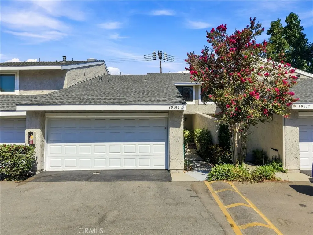 23109 Yvette, Valencia, CA — listing photo 1