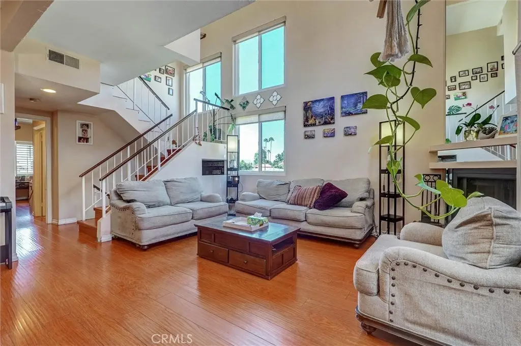 6323 Reseda 1, Reseda, CA — listing photo 1