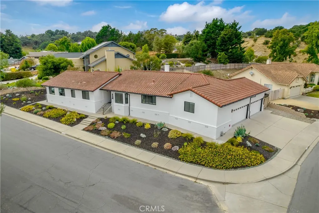 1096 Robin Circle, Arroyo Grande, CA — listing photo 1