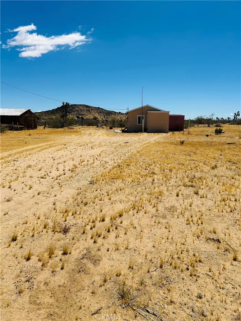 659 N Polands Way, Landers, CA — listing photo 1