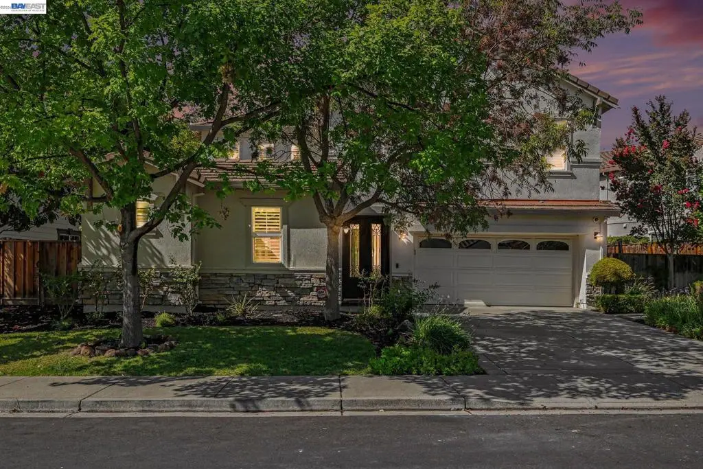 Single Family Residence for sale at 3743 FERNCROFT WAY, Dublin, CA featuring 6 beds and 6 baths