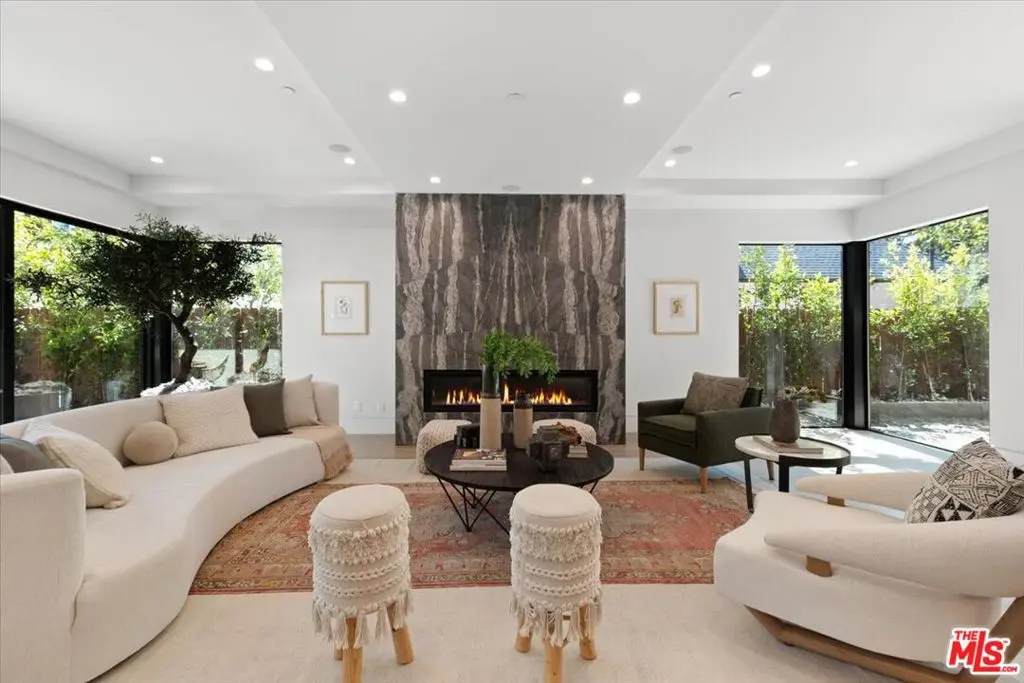3848 Vantage Avenue, Los Angeles, CA — listing photo 1
