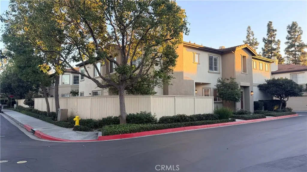 Residential Lease for rent at 449 RIDGEWAY, Irvine, Orange County, CA featuring 3 beds and 3 baths