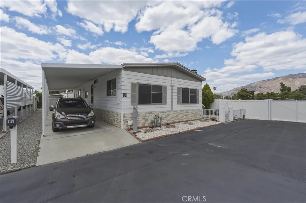 Manufactured In Park for sale at 655 E Main 98, San Jacinto, CA featuring 3 beds and 2 baths