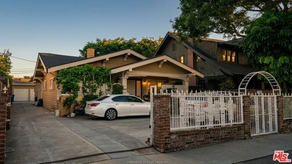 Residential Lease for rent at 1849 S Wilton Place, Los Angeles, Los Angeles County, CA featuring 2 beds and 1 bath