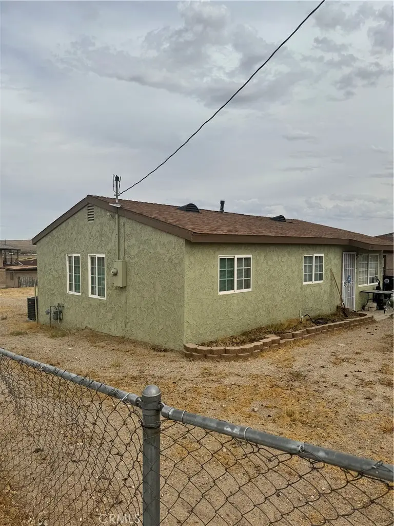 1407 Riverside, Barstow, CA — listing photo 1