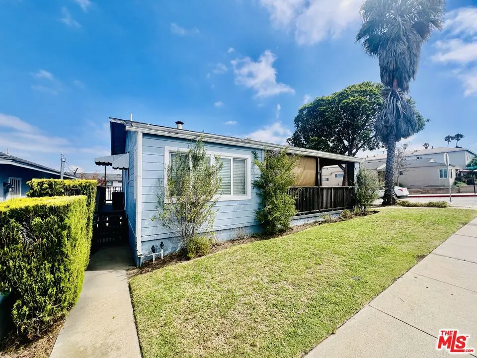 627 E Grand Avenue, El Segundo, CA — listing photo 1