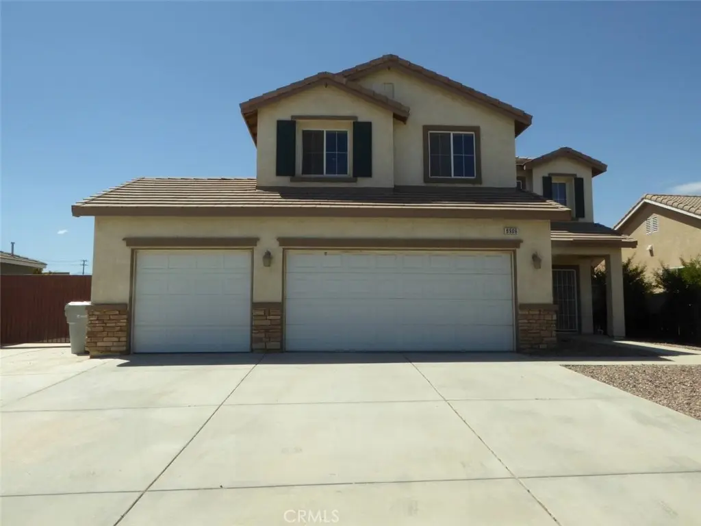 8906 Gentian, Hesperia, CA — listing photo 1