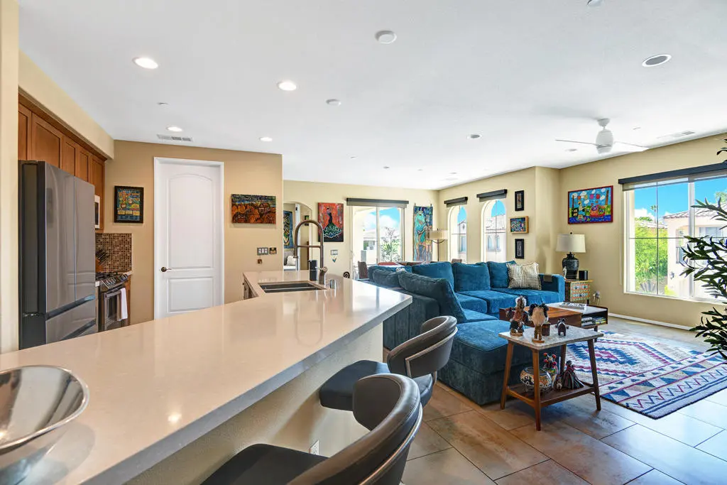 1402 Guzman Lane, Palm Springs, CA — listing photo 1