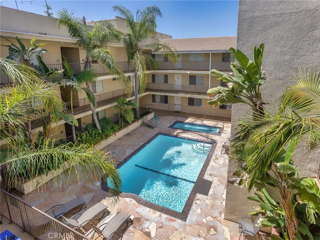 11044 Acama Street 302, Studio City, CA — listing photo 1