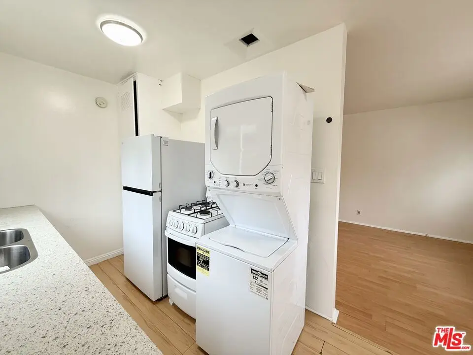 630 N Westbourne Drive A, West Hollywood, CA — listing photo 1