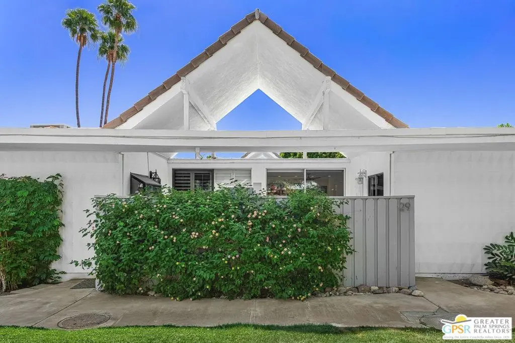 Condominium for sale at 42379 Rancho Las Palmas Drive 29, Rancho Mirage, CA featuring 1 bed and 2 baths
