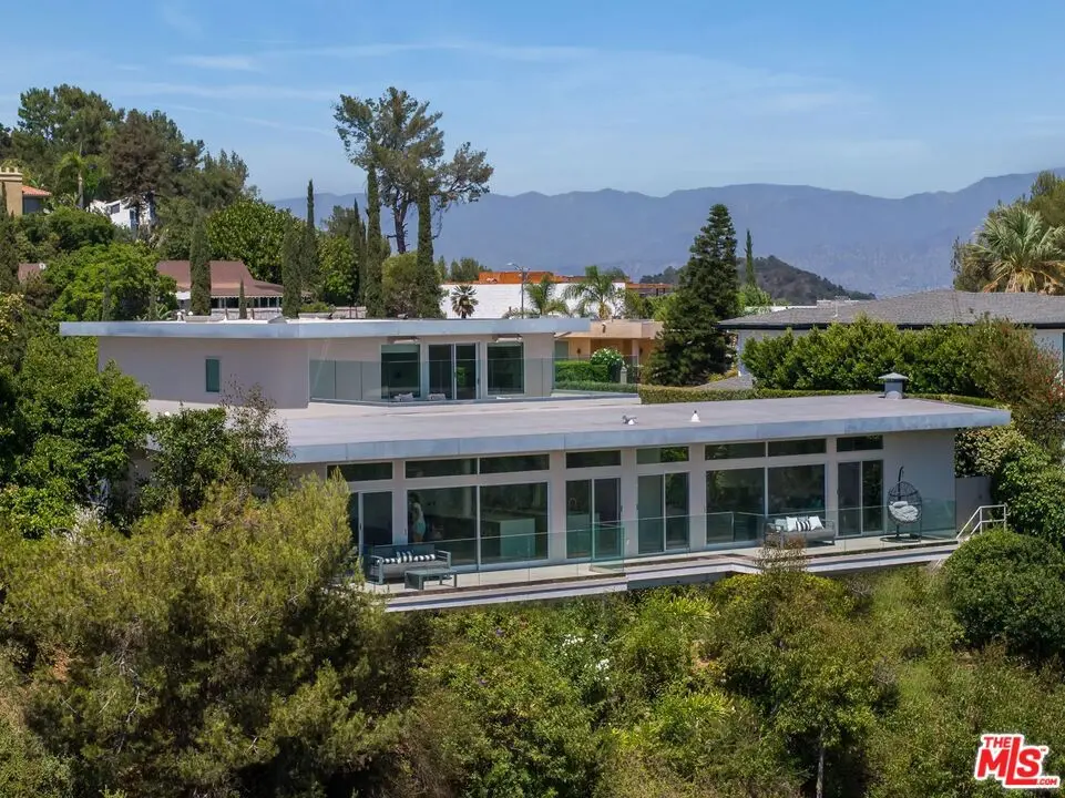 Single Family Residence for rent at 2189 Summitridge Drive, Los Angeles, CA featuring 4 beds and 5 baths