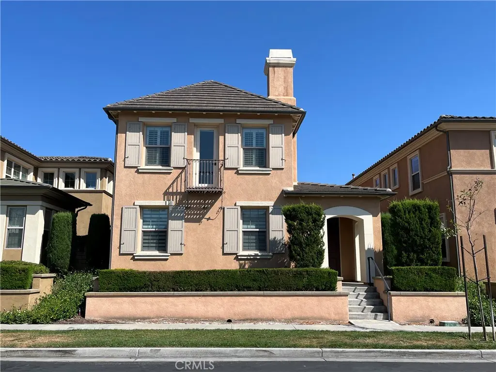 Condominium for rent at 95 Twin Gables, Irvine, CA featuring 4 beds and 4 baths