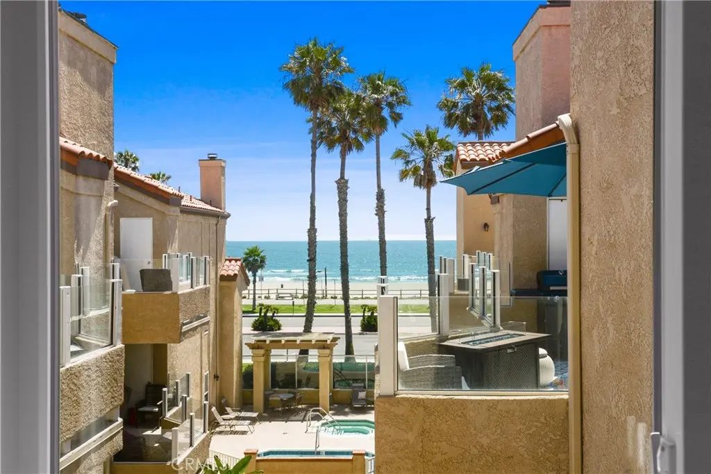 2000 Pacific Coast HWY APT 308, Huntington Beach, CA — listing photo 1
