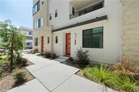 Residential Lease for rent at 2151 Crescent Walk, Gardena, Los Angeles County, CA featuring 3 beds and 4 baths