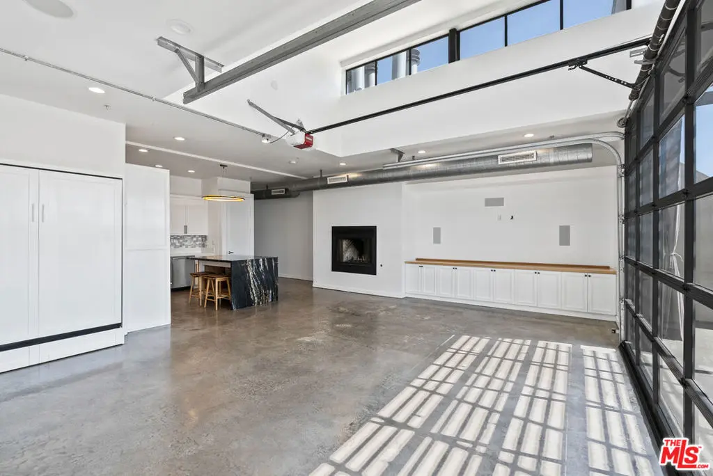 Condominium for rent at 1544 12th Street 303, Santa Monica, CA featuring 1 bed and 2 baths