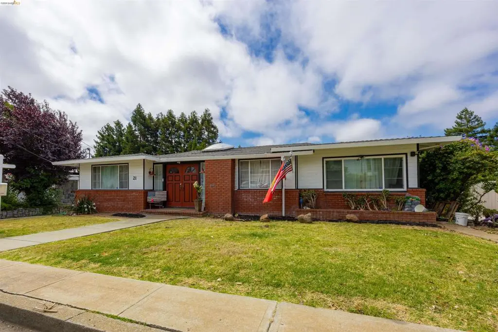 Single Family Residence for sale at 21 Monte Vista Ave, Vallejo, CA featuring 3 beds and 2 baths