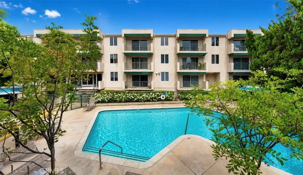 4501 Cedros ave 123, Sherman Oaks, CA — listing photo 1