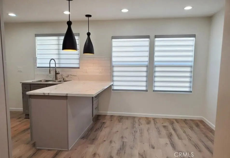 Residential Lease for rent at 1338 1/2 S Cochran Avenue, Los Angeles, Los Angeles County, CA featuring 2 beds and 1 bath