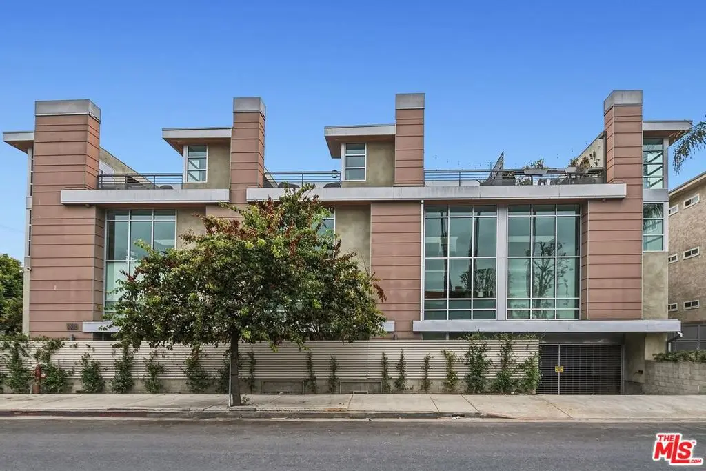 Condominium for sale at 5806 Waring Avenue 14, Los Angeles, CA featuring 1 bed and 1 bath