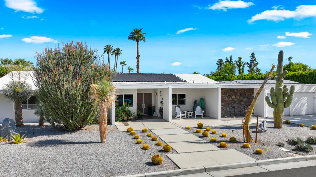 Single Family Residence for sale at 76120 ViA Mariposa, Indian Wells, CA featuring 4 beds and 4 baths