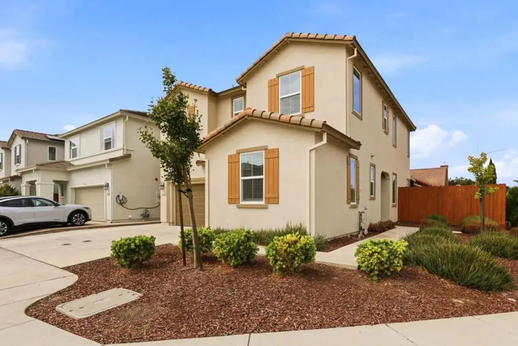 Single Family Residence for sale at 600 Duran Court, Hollister, CA featuring 4 beds and 3 baths