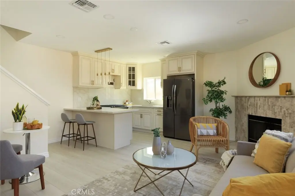 Townhouse for rent at 1737 N Lima St, Burbank, CA featuring 1 bed and 1 bath
