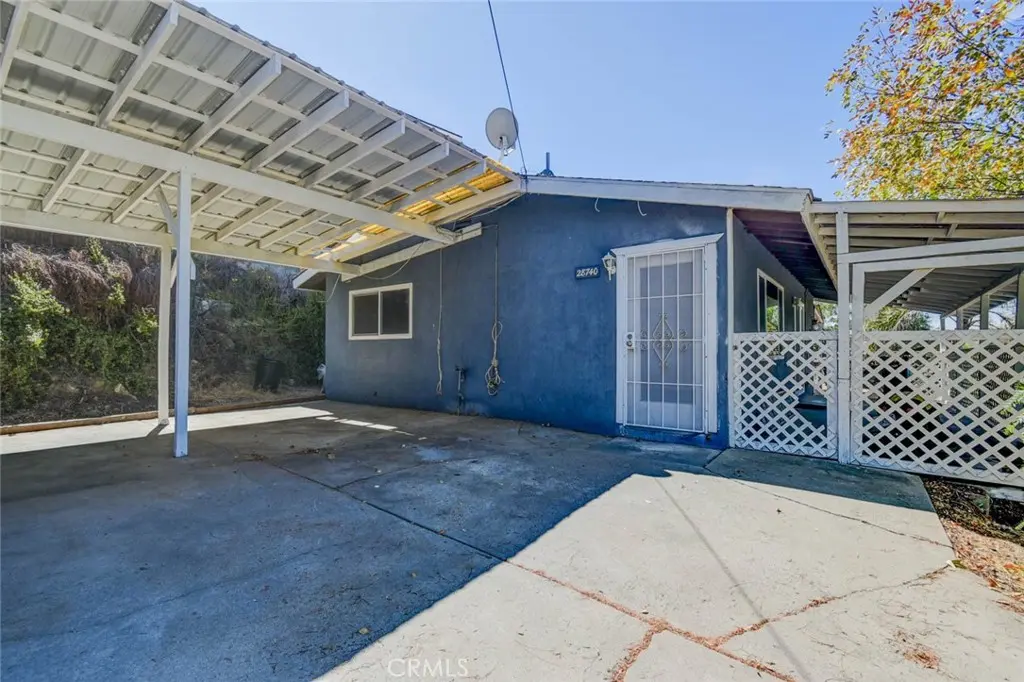 Single Family Residence for rent at 28740 SE Williams Drive, Menifee, CA featuring 2 beds and 1 bath