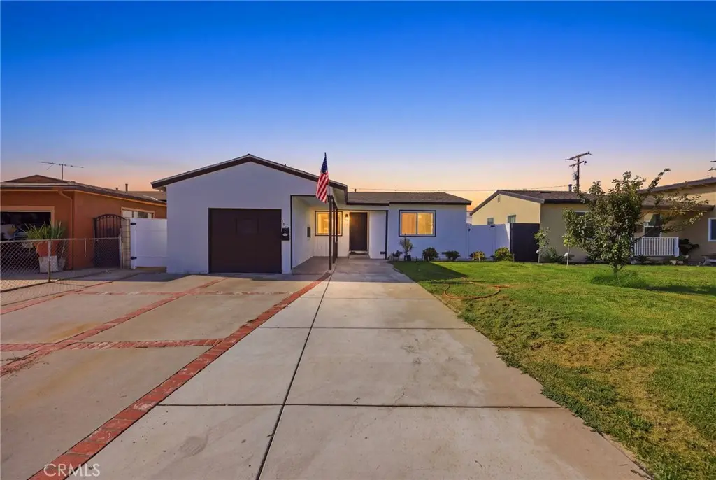 1926 W 18th Street, Santa Ana, CA — listing photo 1
