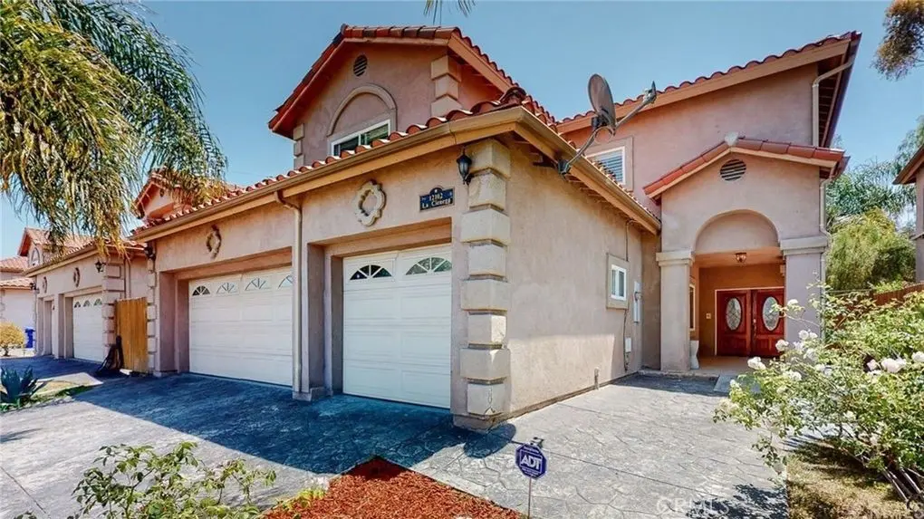 12102 S La Cienega, Hawthorne, CA — listing photo 1
