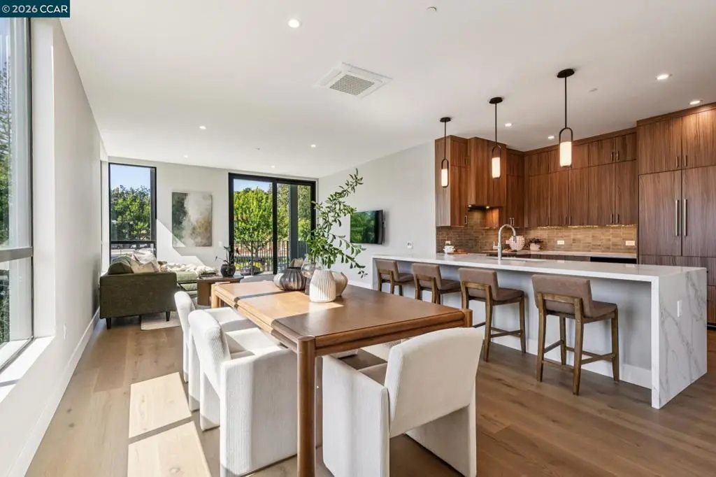 Condominium for sale at 375 W El Pintado 227, Danville, CA featuring 3 beds and 2 baths